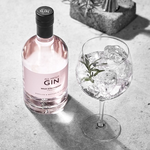 All about Gin Wild Strawberry 0,7 L 43% All about Gin Wild Strawberry 0,7 L 43%